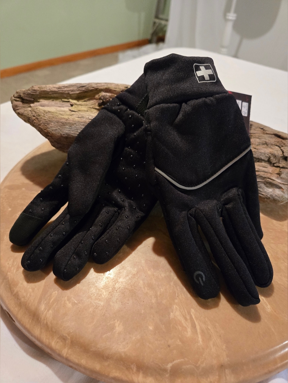 Swiss Tech Black Men’s Touchscreen Grip Gloves